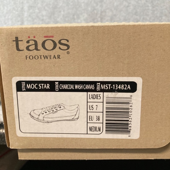 Taos Moc Star Sneakers Women’s Size 7 Low Profile Comfort Shoe With Box - Picture 11 of 11